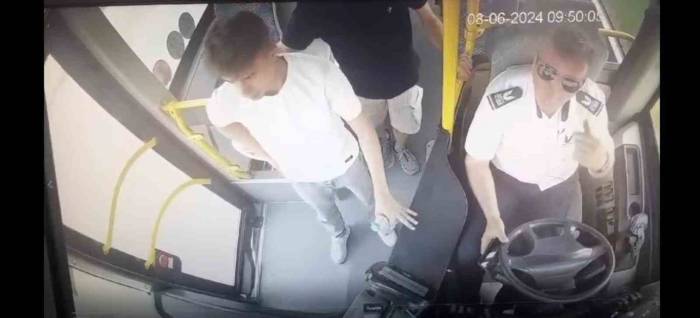 Yks’ye Geç Kalan Öğrenci İçin Güzergahını Değiştirdi