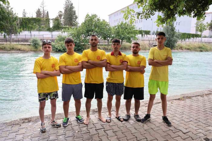 Adana’da İki Haftada 6 Kişi Boğulunca Mahalleli Kendi "Cankurtaran" Ekibini Kurdu