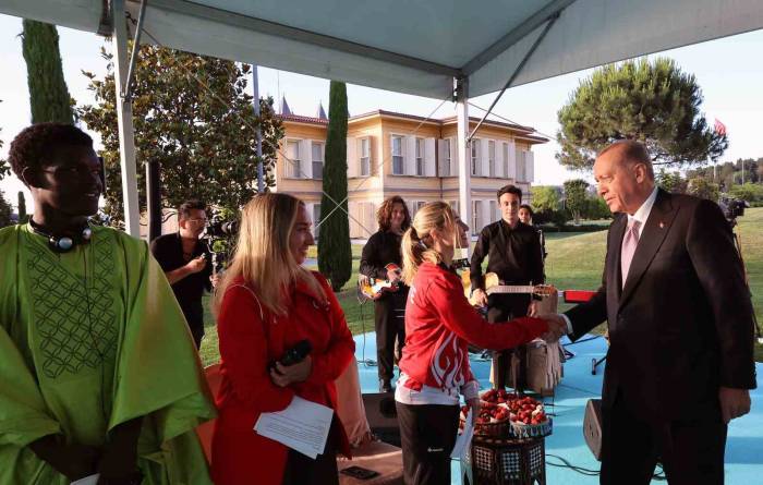 Cumhurbaşkanı Erdoğan: "Her Yıl 85 Bin İnsanımızı Tütün Canavarına Kurban Veriyoruz"