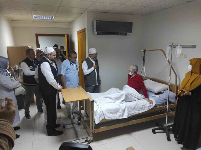 Diyanet Hastanesi Mekke’de Hacıların İmdadına Yetişiyor