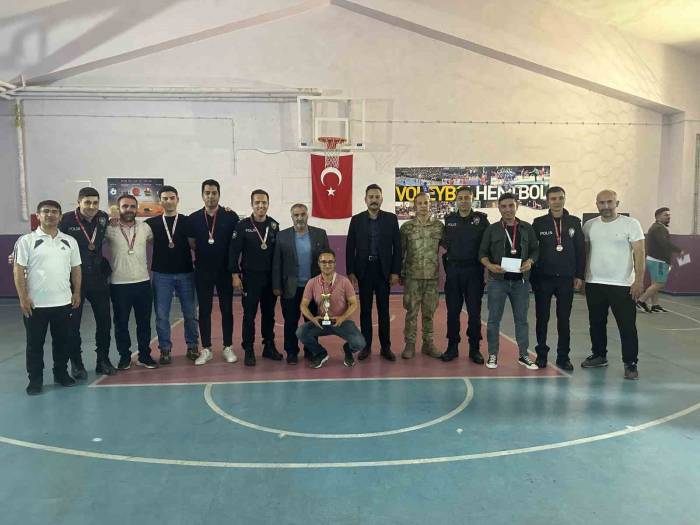 Pazaryolu Polisinden Örnek Davranış