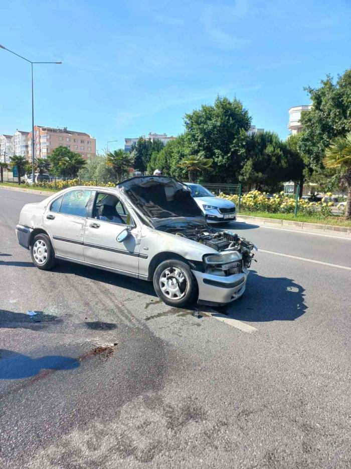 Bursa’da Otomobil Takla Attı: 3 Yaralı