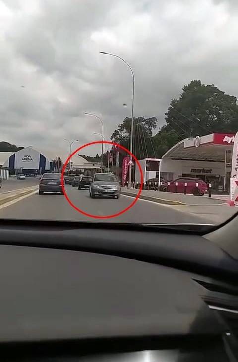 Film Sahnesi Gibi Olay: Kilometrelerce Geri Geri Giden Otomobil Şaşkına Çevirdi