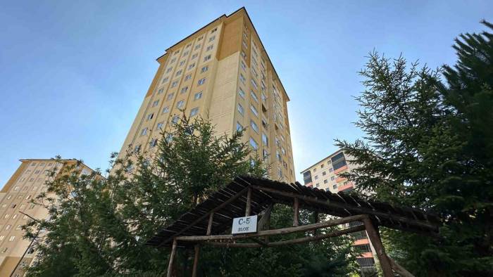 Ankara’da Baba, Eşini Ve Kızını Öldürdü