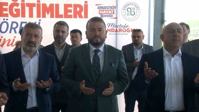 Arnavutköy’de Kurban Bayramı Öncesi Vatandaşlara Kasaplık Eğitimi Verildi