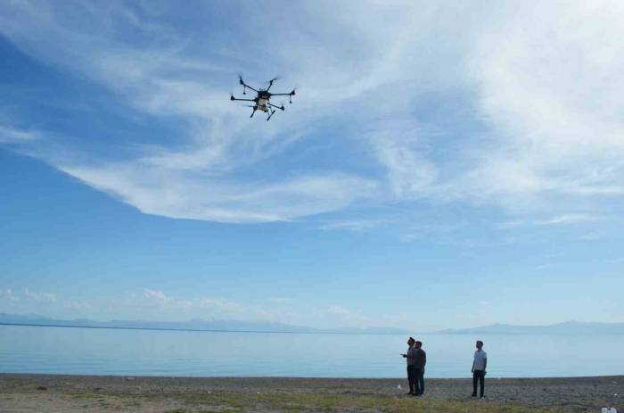 Adilcevaz’da Drone İle Sivrisinek Ve Haşerelerle Mücadele