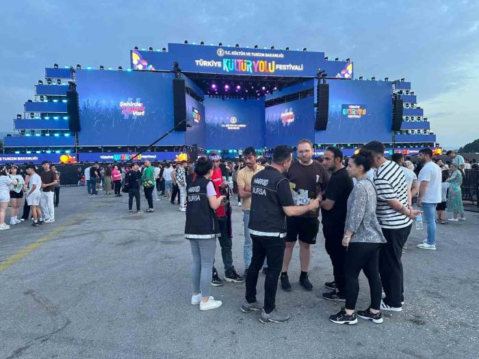 Bursa Polisi "En İyi Narkotik Polisi Anne" Bilgilendirmesi Yaptı