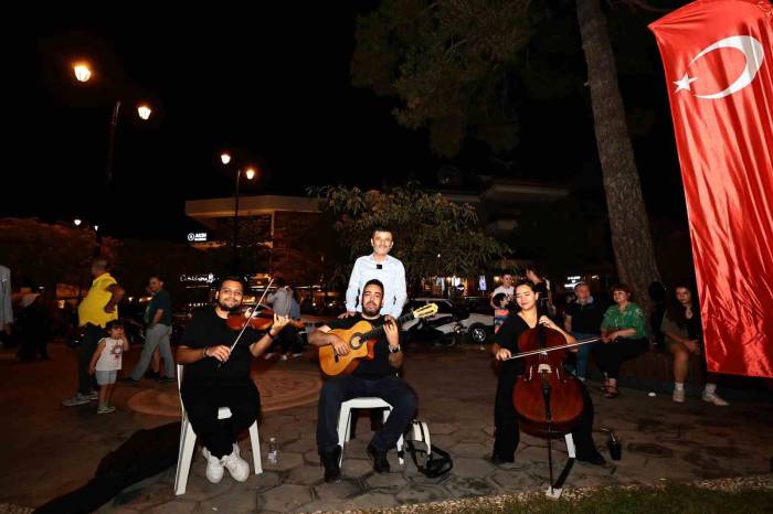 Denizli’nin Sokak, Park Ve Meydanlarında Kültür Sanat Rüzgarı Esiyor