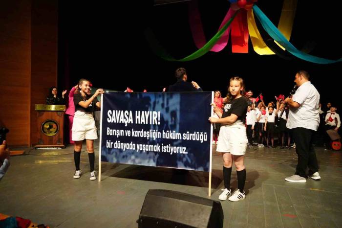 Çocuklardan Dünyaya Barış Mesajı