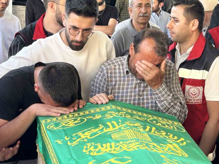 Milyonlarca Metreküp Toprağın Altında Kalmıştı, Yaklaşık 4 Ay Sonra Memleketinde Toprağa Verildi