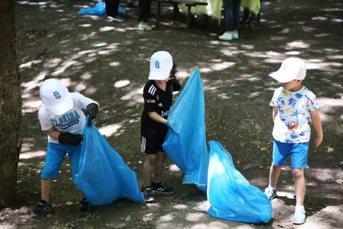 Eyüpsultan’da Çöp Toplama Etkinliği Düzenledi