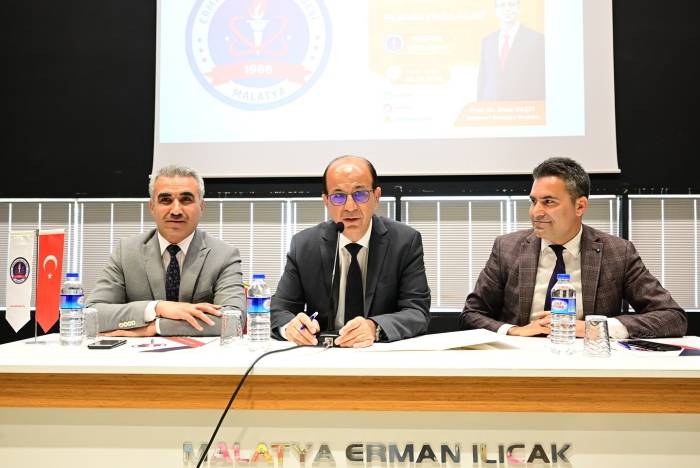 Geçit, Tecrübelerini Öğrencilerle Paylaştı