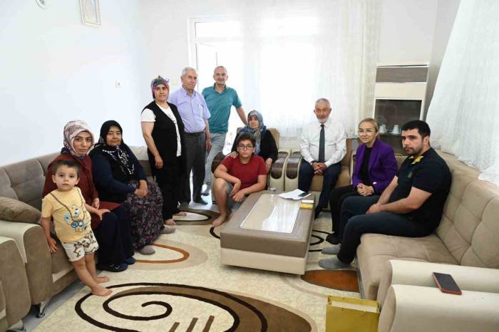 Ayşalı Teyze Ve Ailesi 110 Gram Altını Hastane Ek Hizmet Binası İçin Bağışladı