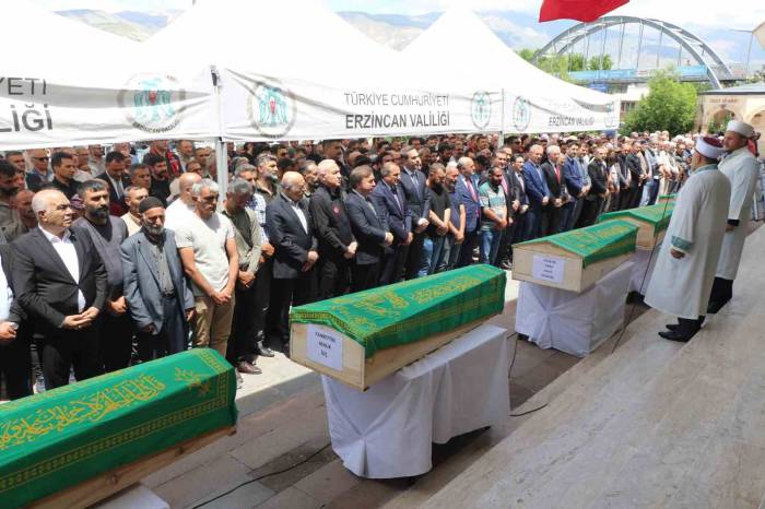 İliç’teki Madende Toprak Altından Çıkarılan 5 İşçi Son Yolculuklarına Uğurlandı