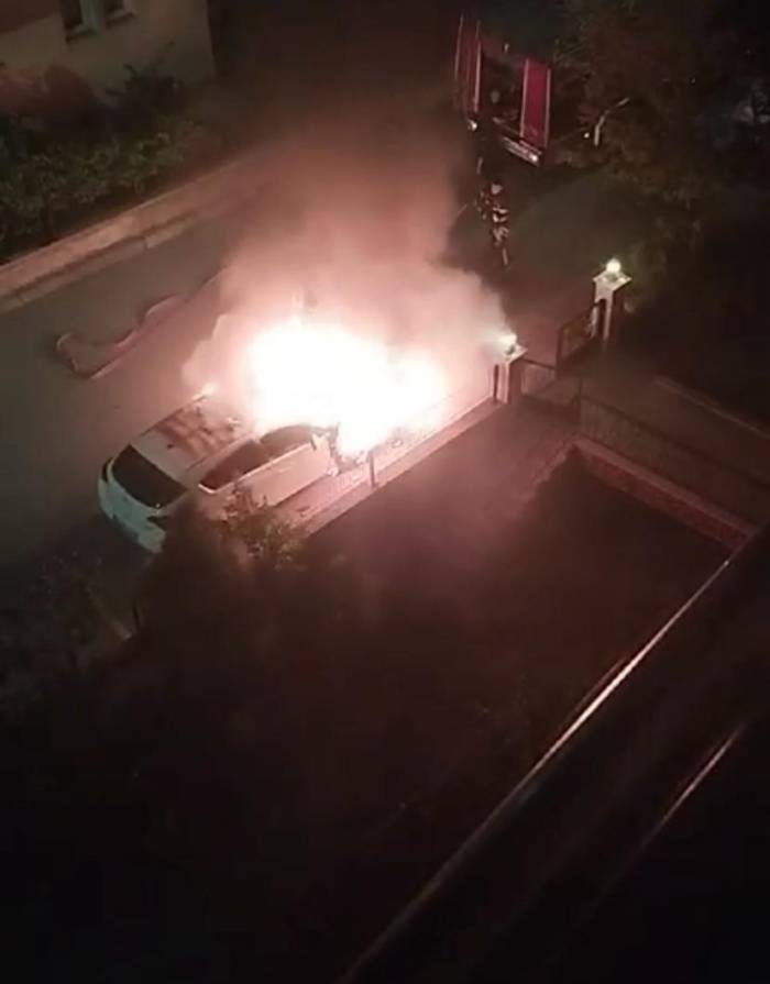 Isparta’da Alev Alan Otomobil Kullanılamaz Hale Geldi