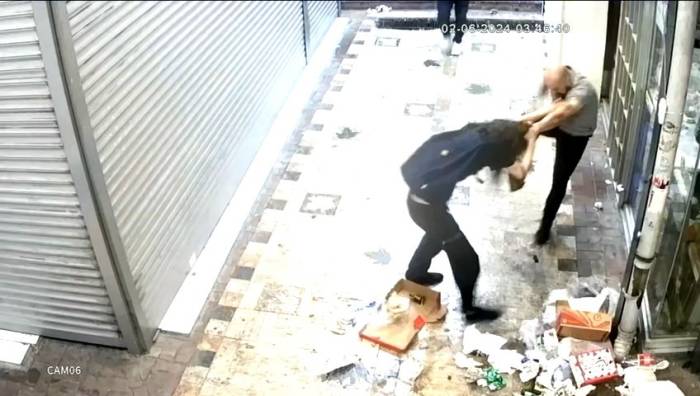 Sokakta Kabusu Yaşadılar: Biri Yola İtildi, Diğeri Merdivenden Atıldı