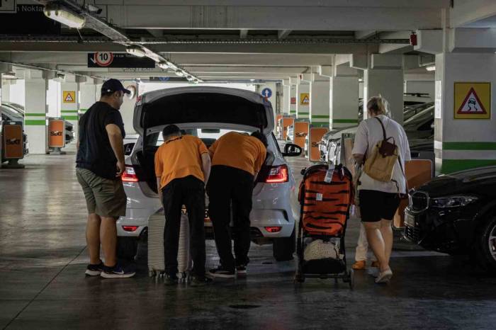 Bayram Öncesi Kiralık Araçların Rezervasyonları Arttı, Fiyatlar İki Katına Çıktı