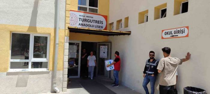 Muğla’da Gönüllü Gençler Köy Okulları İçin Kalem Topladı