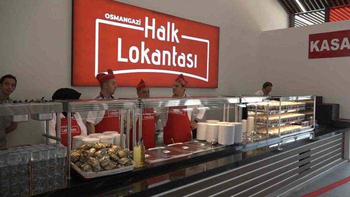 Bursa’nın İlk Halk Lokantası Açıldı, İlk Servisi Başkan Aydın Yaptı