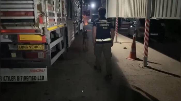 Osmaniye’de Durdurulan Tır Ve Yolcu Otobüsü Uyuşturucu Madde Ele Geçirildi