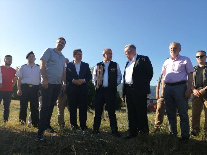 Tokat Valisi Hatipoğlu: "40 Dönümlük Alanda Etkili Olan Yangını Önlemeye Çalışıyoruz"