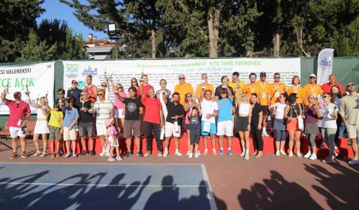 Büyükçekmece 6. Açık Tenis Turnuvası Ödül Töreni Gerçekleşti