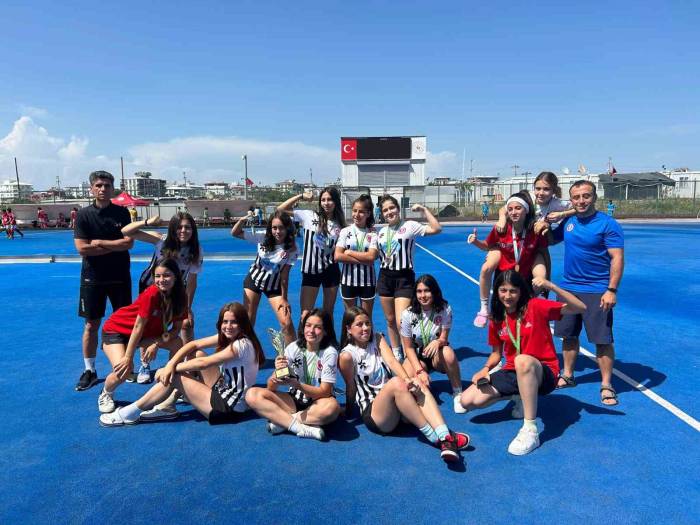 U16 Kızlar Hokey ‘De Ege Yıldızları Averajla Türkiye 2’incisi Oldu