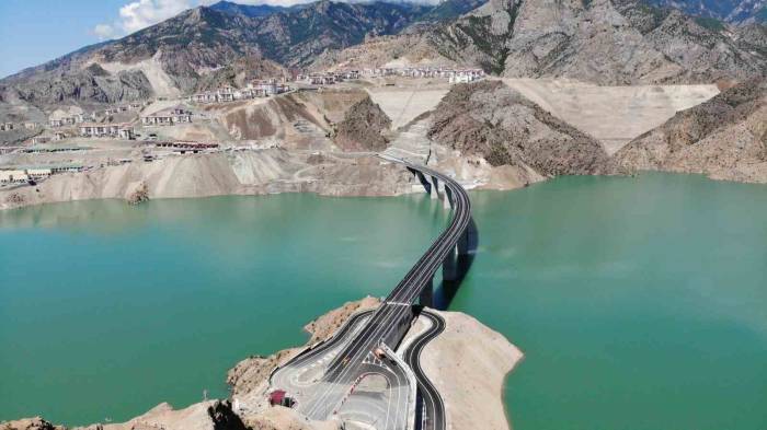 Yusufeli Merkez Viyadüğü Hizmete Açıldı