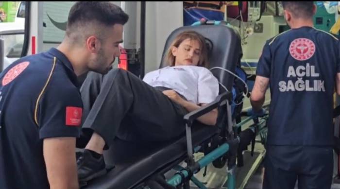 Avm’de Yangın: 3 Güvenlik Görevlisi Dumandan Etkilendi