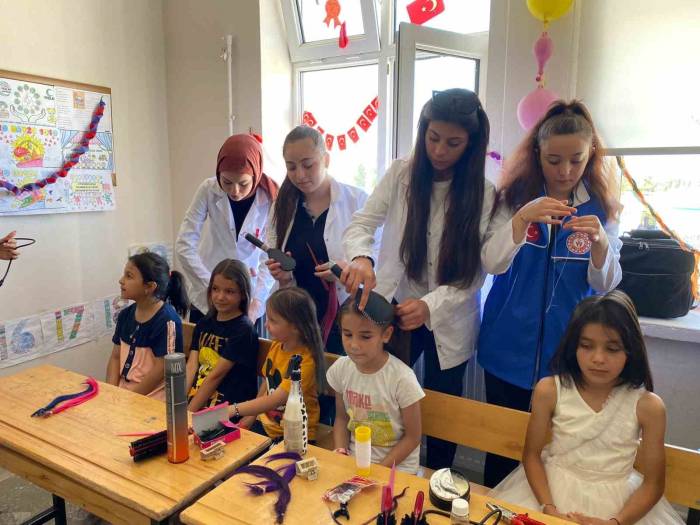 Çocuklar Hayal Ediyor, Gönüllü Kuaförler Yapıyor