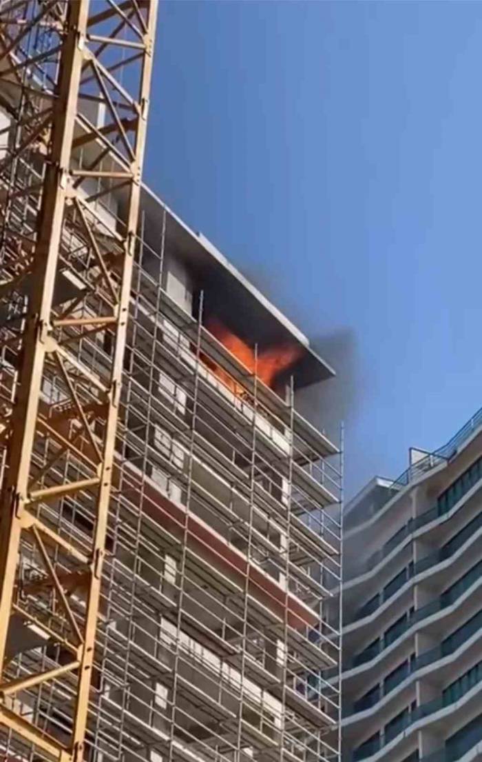İnşaatın 12. Katı Alevlere Teslim Oldu