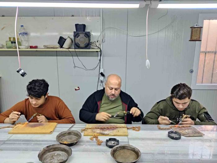 Çok Katlı Otopark Kuyumcu Esnafının Üretim Merkezi Oldu