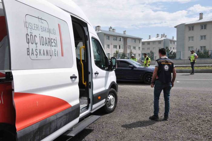 Kars’ta Düzensiz Göçmene Geçit Yok