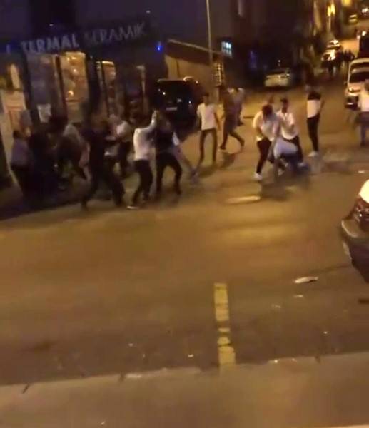 Esenyurt’ta Kuzenlerin Alacak Verecek Mevzusunda Ortalık Savaş Alanına Döndü