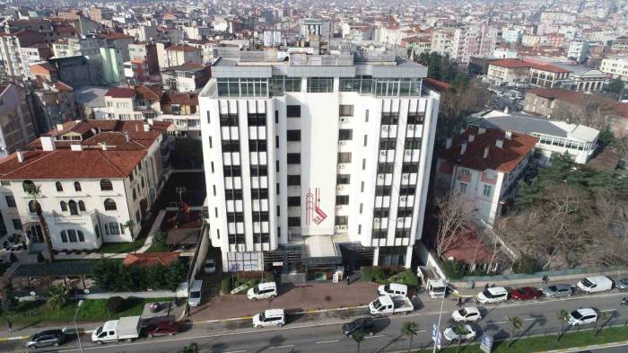 Eski Karesi Ve Altıeylül Belediye Binası Yıkılıyor