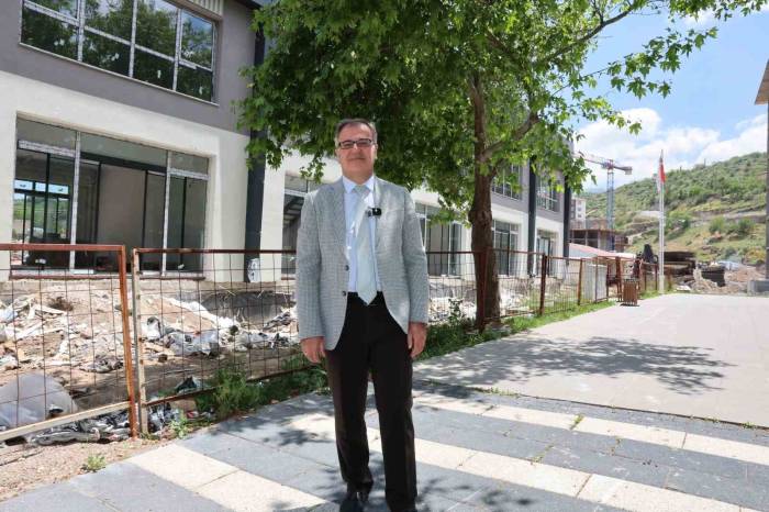 Başkan Özdoğan: “İlçemize Ve Esnafımıza Yeni Ticaret Alanları Kazandırıyoruz”