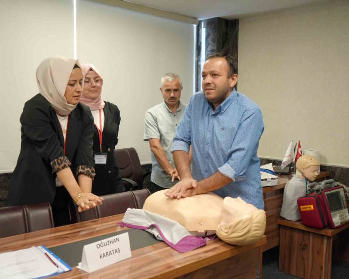 Kırsalda Görev Yapan Din Görevlileri, Aldıkları İlk Yardım Eğitimi Sayesinde Hayat Kurtaracak