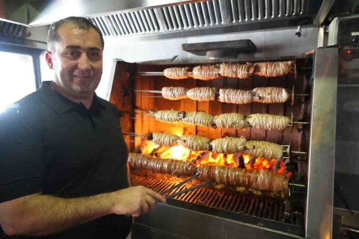 Kokoreçte İthal Bağırsakla Gelen Şüphe