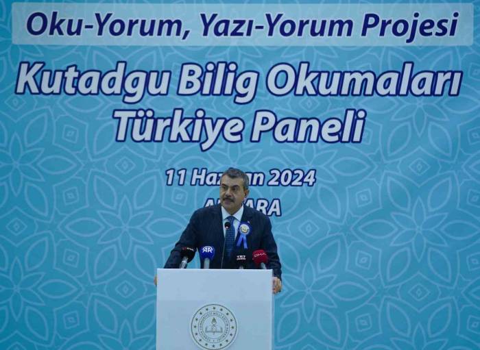 Bakan Tekin, ’oku-yorum, Yazı-yorum Projesi Kutadgu Bilig Okumaları Türkiye Paneli’ne Katıldı