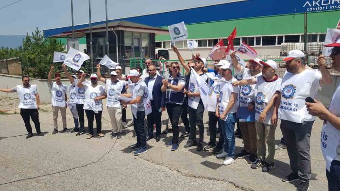 Öz İplik İş Sendikası’na Üye 7 İşçinin İşten Çıkarılmasına Tepki
