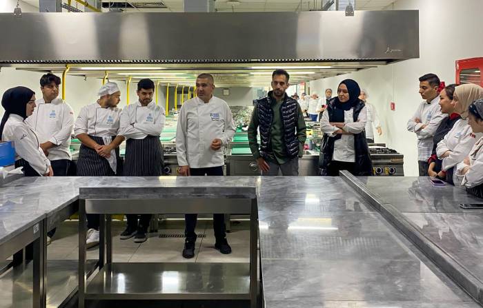 Şeflerden Pasta Ve Tatlı Yapım Metotlarını Öğrendiler