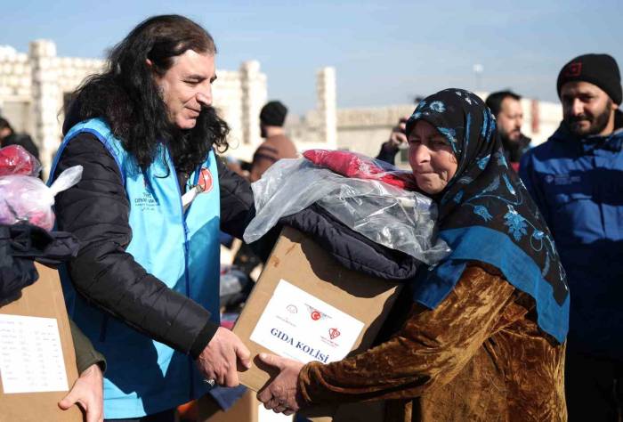 Türkiye Diyanet Vakfı’nın 2024 Yılı Vekaletle Kurban Programına Ünlülerden Destek