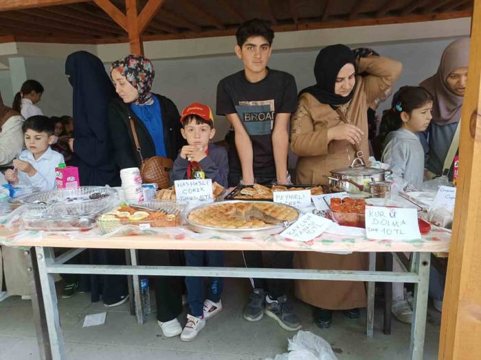 Özalp’te Yöresel Yemekler Görücüye Çıktı