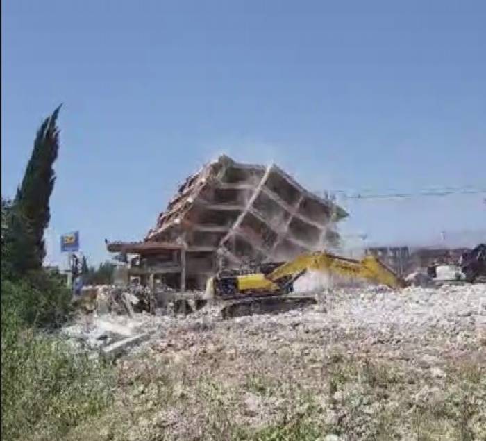 5 Katlı Binanın Yerle Bir Olma Anı Kamerada