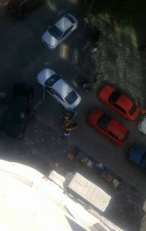 Kadınların Yol Verme Kavgası Görenleri Hayrete Düşürdü