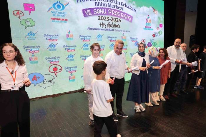 Sultangazi Bilim Merkezi’nde Eğitimi Tamamlayan Öğrenciler İçin Mezuniyet Töreni Düzenlendi