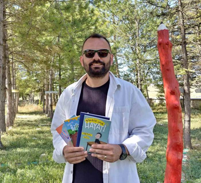 "90’larda Bir Çocuk: Hayati" Kitabı Raflarda Yerini Aldı