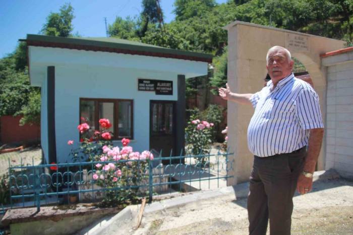 Türbe Gibi Aile Kabristanlığı