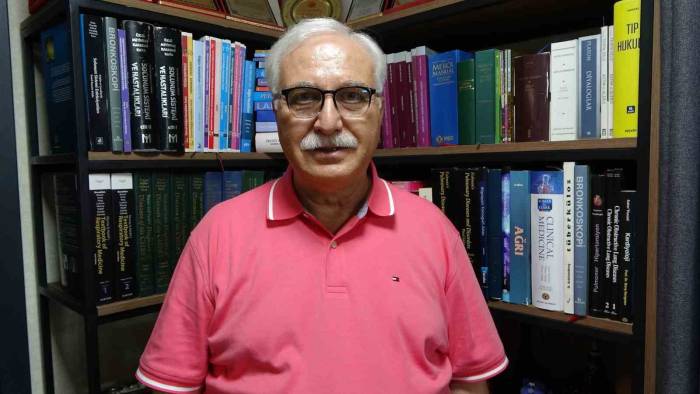 Prof. Dr. Tevfik Özlü: "Saat 11.00 İle 16.00 Arasında Güneş Çarpmalarına Karşı Dikkatli Olmak Gerekir"