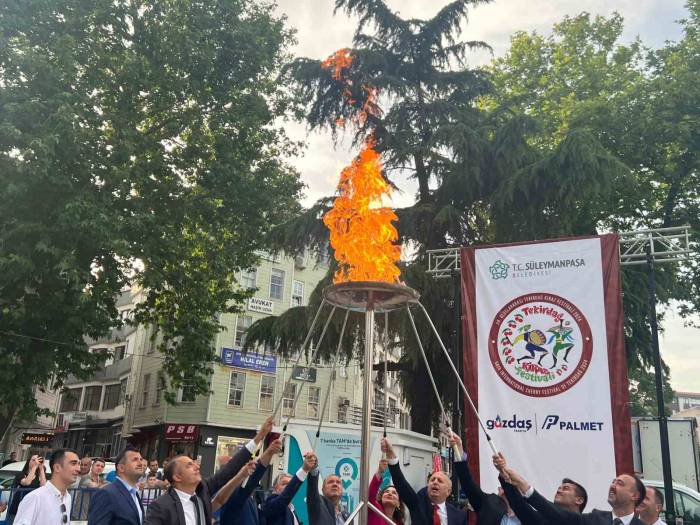 Tekirdağ Uluslararası Kiraz Festivali Korteji Renkli Görüntülere Sahne Oldu